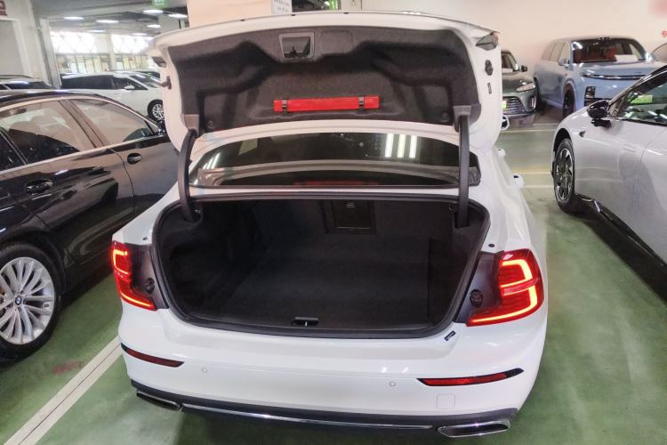 Used Volvo S60 New Energy 2021 T8 E-Drive Hybrid Four-Wheel Drive Smart Luxury Edition Trunk