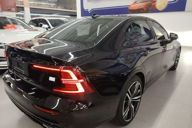 Used Volvo S60 New Energy 2022 T8 eDrive Hybrid All-Wheel Drive Smart & Sporty Edition Rear Right 45 Deg
