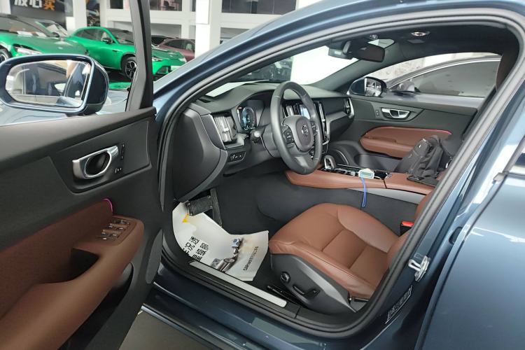 Used Volvo S60 New Energy 2022 T8 eDrive Hybrid All-Wheel Drive Smart Luxury Edition Driver Seat