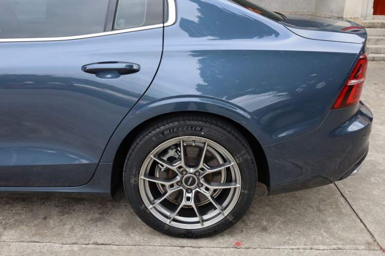 Used Volvo S60 New Energy 2022 T8 eDrive Hybrid All-Wheel Drive Smart Luxury Edition Exterior 12