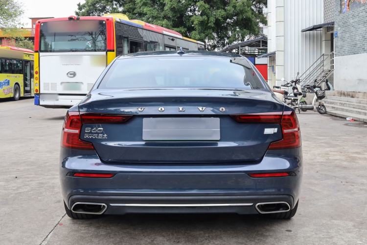 Used Volvo S60 New Energy 2022 T8 eDrive Hybrid All-Wheel Drive Smart Luxury Edition Exterior 3