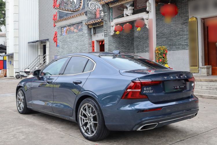 Used Volvo S60 New Energy 2022 T8 eDrive Hybrid All-Wheel Drive Smart Luxury Edition Exterior 4