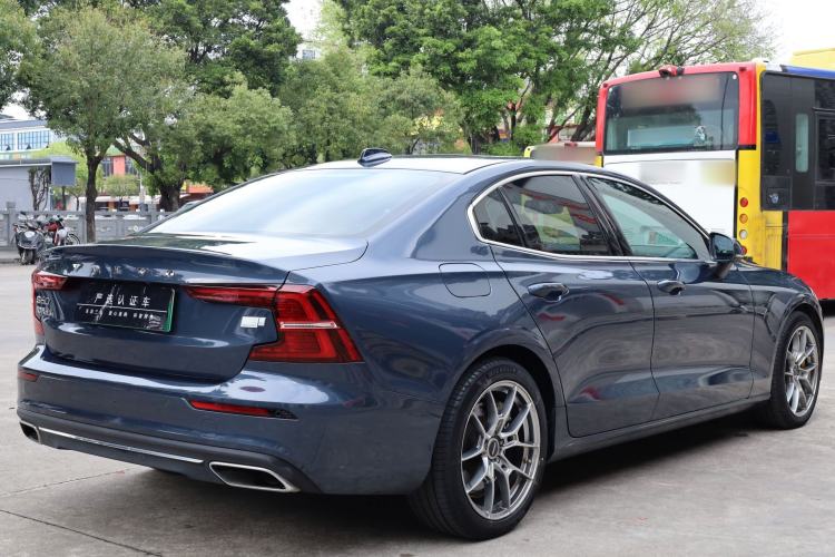 Used Volvo S60 New Energy 2022 T8 eDrive Hybrid All-Wheel Drive Smart Luxury Edition Exterior 5