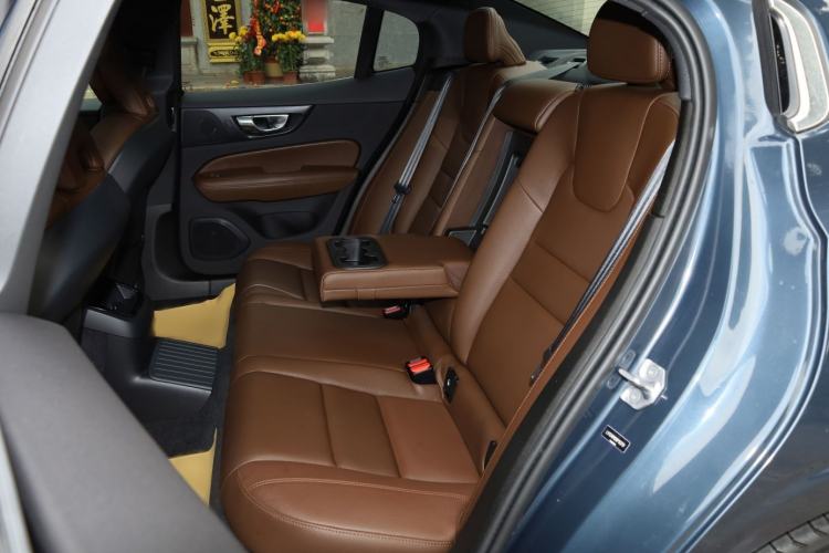 Used Volvo S60 New Energy 2022 T8 eDrive Hybrid All-Wheel Drive Smart Luxury Edition Interior 11