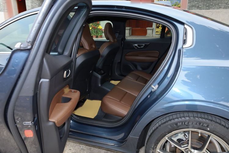 Used Volvo S60 New Energy 2022 T8 eDrive Hybrid All-Wheel Drive Smart Luxury Edition Interior 12