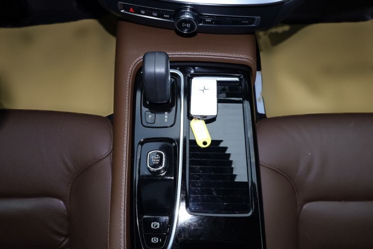 Used Volvo S60 New Energy 2022 T8 eDrive Hybrid All-Wheel Drive Smart Luxury Edition Interior 6