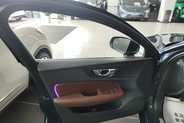 Used Volvo S60 New Energy 2022 T8 eDrive Hybrid All-Wheel Drive Smart Luxury Edition Left Front Door Interior