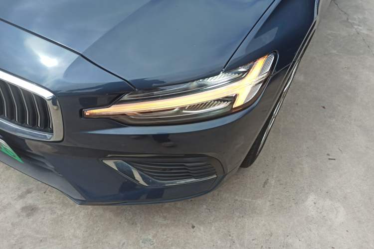Used Volvo S60 New Energy 2022 T8 eDrive Hybrid All-Wheel Drive Smart Luxury Edition Left Front Headlight
