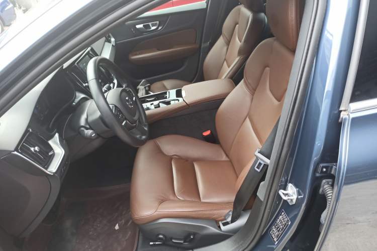 Used Volvo S60 New Energy 2022 T8 eDrive Hybrid All-Wheel Drive Smart Luxury Edition Left Front Seat