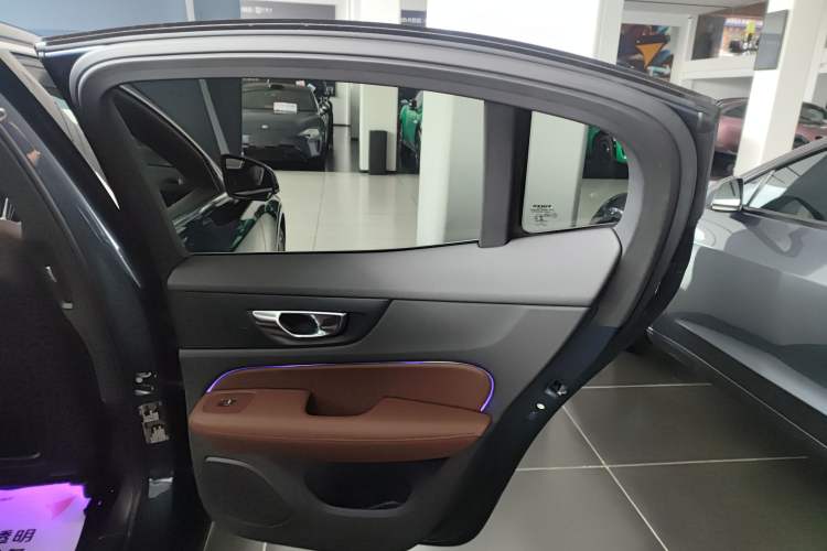 Used Volvo S60 New Energy 2022 T8 eDrive Hybrid All-Wheel Drive Smart Luxury Edition Right Rear Door Interior