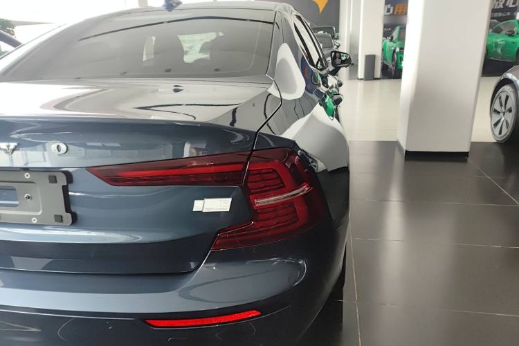 Used Volvo S60 New Energy 2022 T8 eDrive Hybrid All-Wheel Drive Smart Luxury Edition Right Rear Taillight