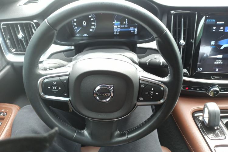 Used Volvo S60 New Energy 2022 T8 eDrive Hybrid All-Wheel Drive Smart Luxury Edition Steering Wheel