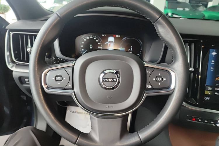 Used Volvo S60 New Energy 2022 T8 eDrive Hybrid All-Wheel Drive Smart Luxury Edition Steering Wheel