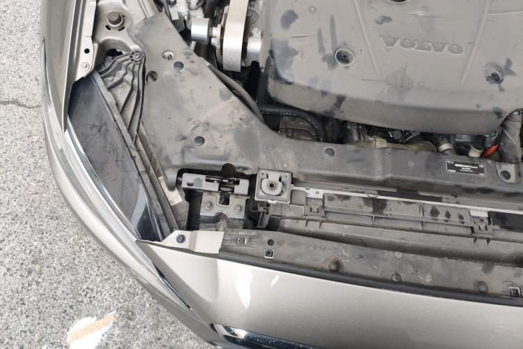 Used Volvo S60 New Energy 2022 T8 eDrive Hybrid All-Wheel Drive Smart Luxury Edition Engine Bay Right
