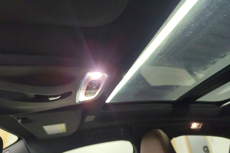 Used Volvo S60 New Energy 2022 T8 eDrive Hybrid All-Wheel Drive Smart Luxury Edition Headliner