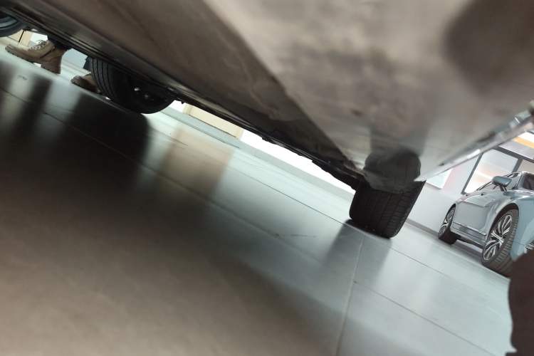 Used Volvo S60 New Energy 2022 T8 eDrive Hybrid All-Wheel Drive Smart Luxury Edition Left Side Sill