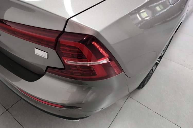 Used Volvo S60 New Energy 2022 T8 eDrive Hybrid All-Wheel Drive Smart Luxury Edition Right Rear Taillight