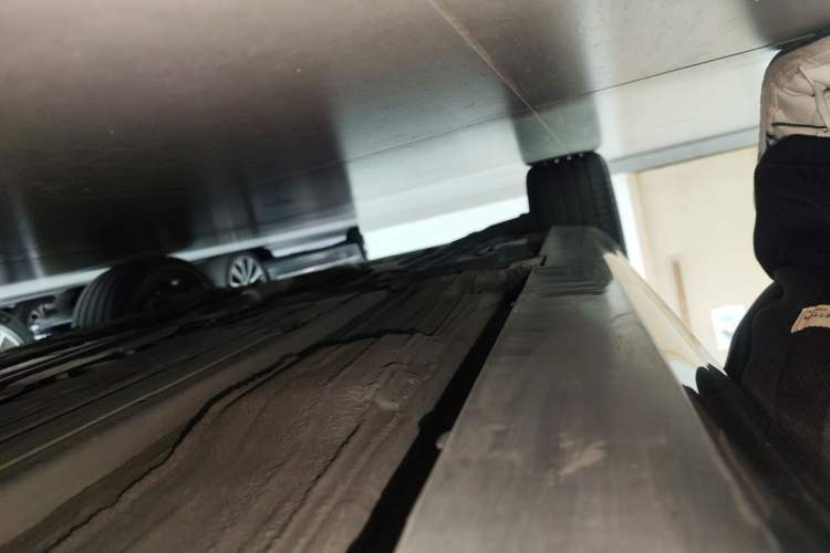 Used Volvo S60 New Energy 2022 T8 eDrive Hybrid All-Wheel Drive Smart Luxury Edition Right Side Sill