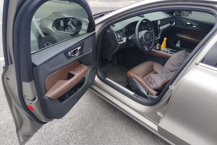 Used Volvo S60 New Energy 2022 T8 eDrive Hybrid All-Wheel Drive Smart Luxury Edition Driver Seat