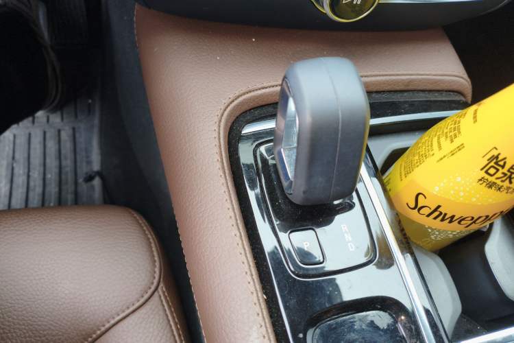 Used Volvo S60 New Energy 2022 T8 eDrive Hybrid All-Wheel Drive Smart Luxury Edition Gear Lever
