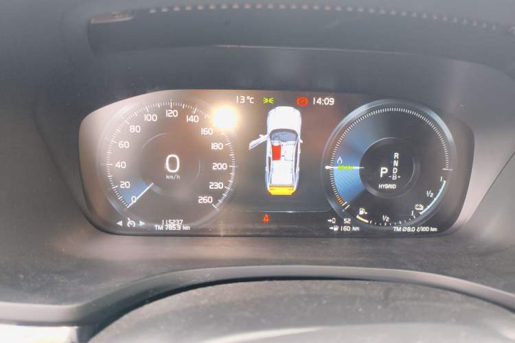 Used Volvo S60 New Energy 2022 T8 eDrive Hybrid All-Wheel Drive Smart Luxury Edition Instrument Cluster