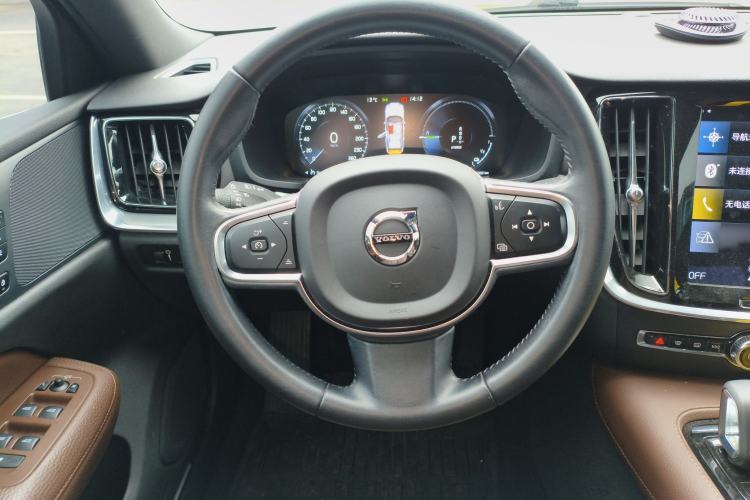 Used Volvo S60 New Energy 2022 T8 eDrive Hybrid All-Wheel Drive Smart Luxury Edition Steering Wheel