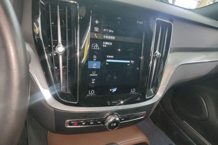 Used Volvo S60 New Energy 2022 T8 eDrive Hybrid All-Wheel Drive Smart Luxury Edition Audio And AC Panel