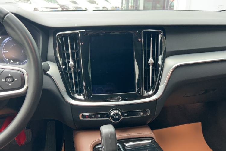 Used Volvo S60 New Energy 2022 T8 eDrive Hybrid All-Wheel Drive Smart Luxury Edition Audio And AC Panel