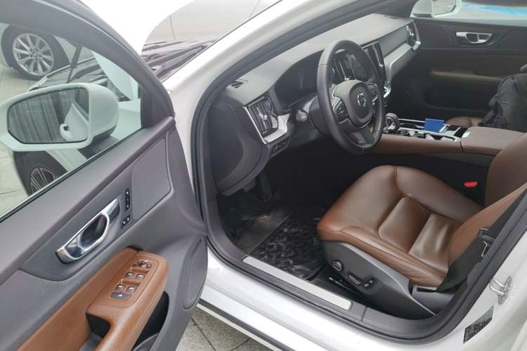 Used Volvo S60 New Energy 2022 T8 eDrive Hybrid All-Wheel Drive Smart Luxury Edition Driver Seat