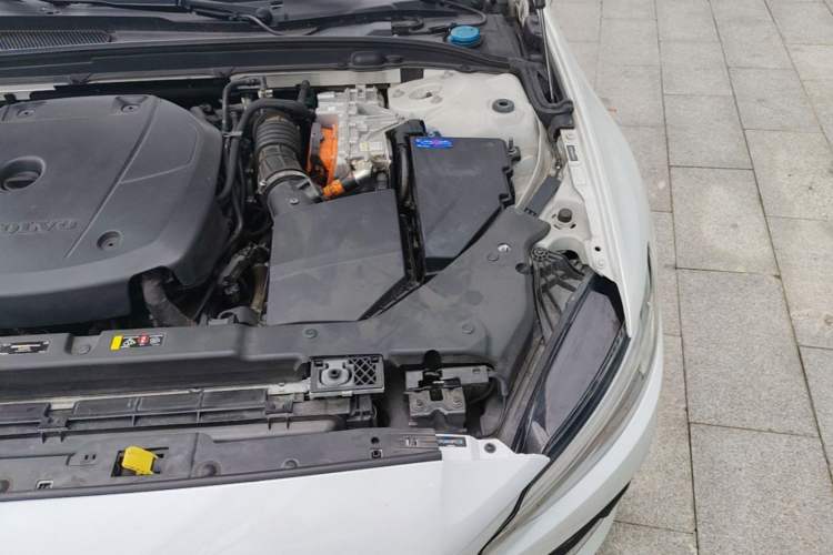 Used Volvo S60 New Energy 2022 T8 eDrive Hybrid All-Wheel Drive Smart Luxury Edition Engine Bay Left
