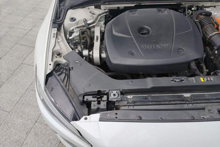 Used Volvo S60 New Energy 2022 T8 eDrive Hybrid All-Wheel Drive Smart Luxury Edition Engine Bay Right