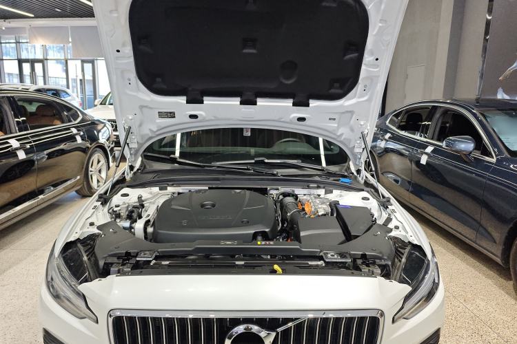 Used Volvo S60 New Energy 2022 T8 eDrive Hybrid All-Wheel Drive Smart Luxury Edition Engine Bay