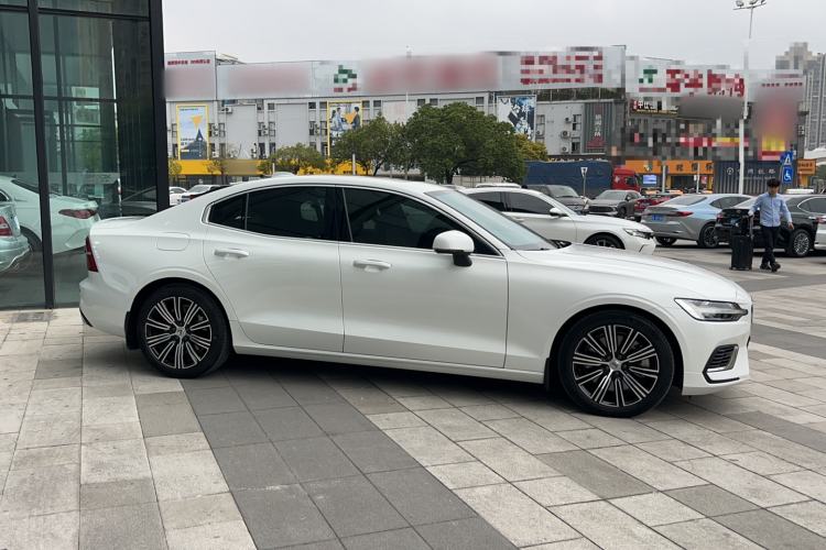 Used Volvo S60 New Energy 2022 T8 eDrive Hybrid All-Wheel Drive Smart Luxury Edition Exterior 2