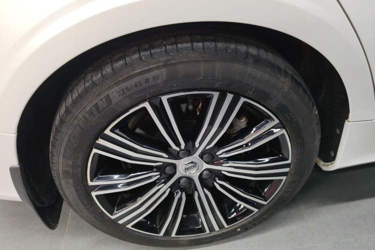 Used Volvo S60 New Energy 2022 T8 eDrive Hybrid All-Wheel Drive Smart Luxury Edition Exterior 5