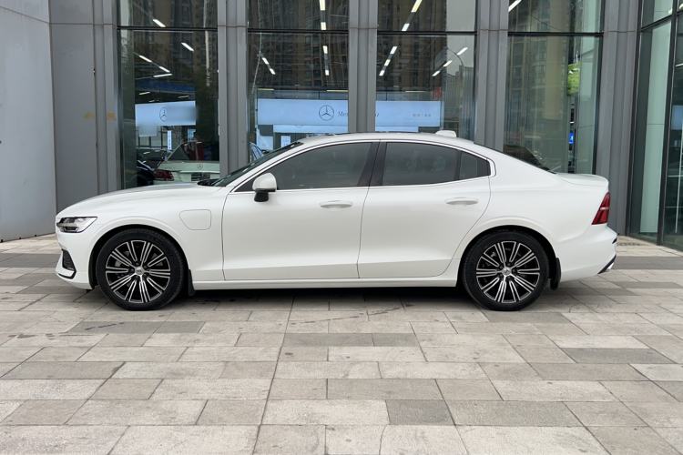 Used Volvo S60 New Energy 2022 T8 eDrive Hybrid All-Wheel Drive Smart Luxury Edition Exterior 6