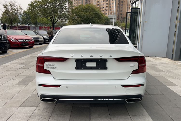 Used Volvo S60 New Energy 2022 T8 eDrive Hybrid All-Wheel Drive Smart Luxury Edition Exterior 7