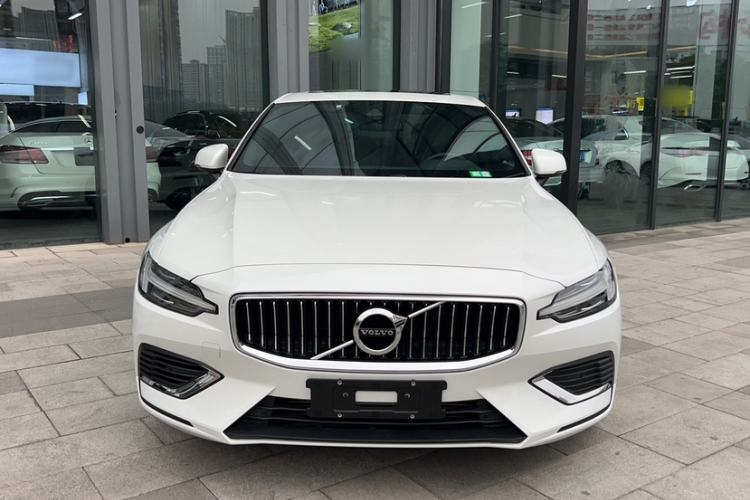 Used Volvo S60 New Energy 2022 T8 eDrive Hybrid All-Wheel Drive Smart Luxury Edition Exterior 9