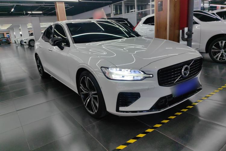 Used Volvo S60 New Energy 2022 T8 eDrive Hybrid All-Wheel Drive Smart & Sporty Edition Front Right 45 Deg