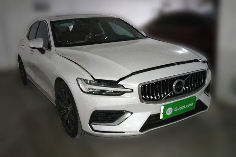 Used Volvo S60 New Energy 2022 T8 eDrive Hybrid All-Wheel Drive Smart Luxury Edition Front Right 45 Deg