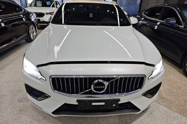 Used Volvo S60 New Energy 2022 T8 eDrive Hybrid All-Wheel Drive Smart Luxury Edition Front