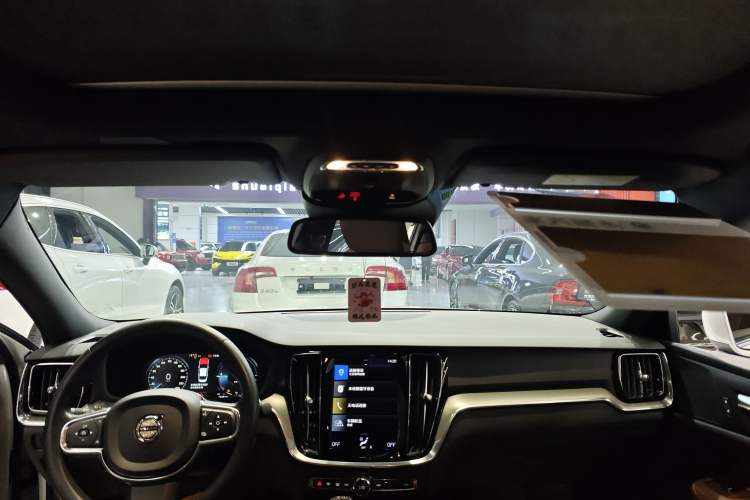 Used Volvo S60 New Energy 2022 T8 eDrive Hybrid All-Wheel Drive Smart Luxury Edition Headliner