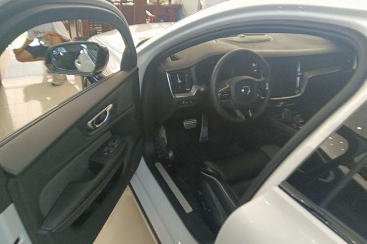 Used Volvo S60 New Energy 2022 T8 eDrive Hybrid All-Wheel Drive Smart & Sporty Edition Interior 3