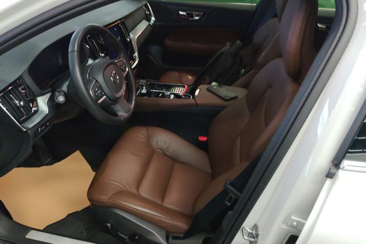 Used Volvo S60 New Energy 2022 T8 eDrive Hybrid All-Wheel Drive Smart Luxury Edition Interior 3