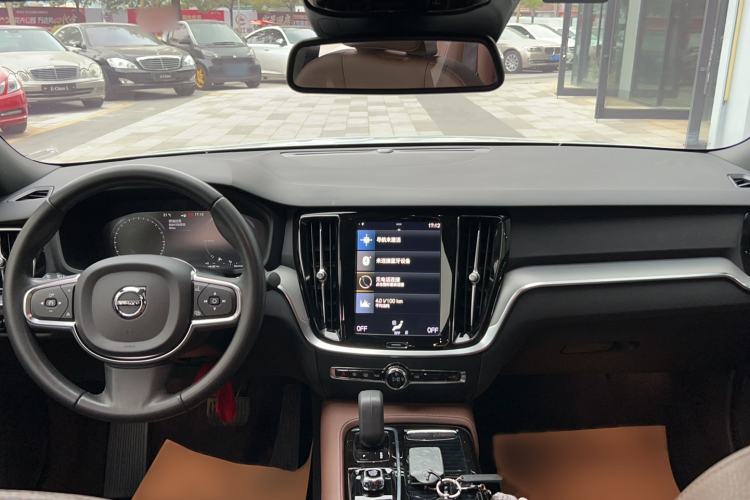 Used Volvo S60 New Energy 2022 T8 eDrive Hybrid All-Wheel Drive Smart Luxury Edition Interior 4