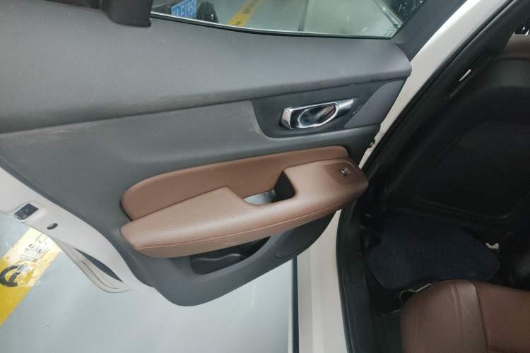 Used Volvo S60 New Energy 2022 T8 eDrive Hybrid All-Wheel Drive Smart Luxury Edition Interior 8