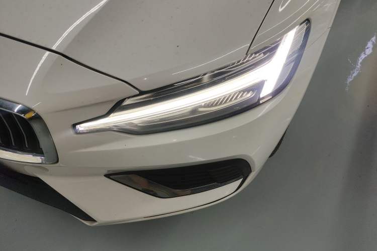 Used Volvo S60 New Energy 2022 T8 eDrive Hybrid All-Wheel Drive Smart Luxury Edition Left Front Headlight