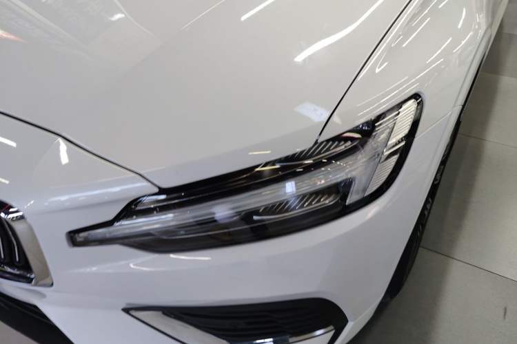 Used Volvo S60 New Energy 2022 T8 eDrive Hybrid All-Wheel Drive Smart Luxury Edition Left Front Headlight