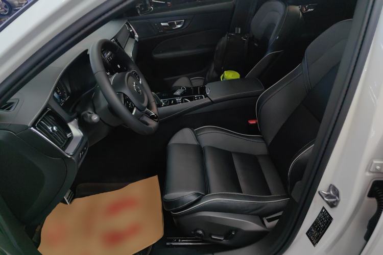 Used Volvo S60 New Energy 2022 T8 eDrive Hybrid All-Wheel Drive Smart & Sporty Edition Left Front Seat