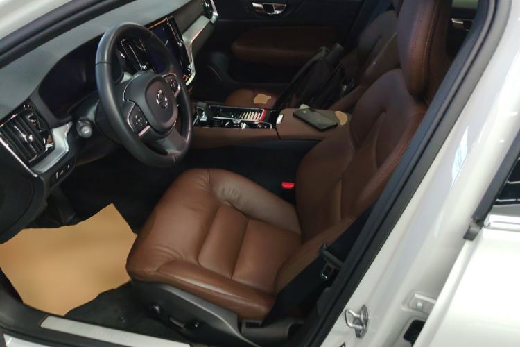 Used Volvo S60 New Energy 2022 T8 eDrive Hybrid All-Wheel Drive Smart Luxury Edition Left Front Seat