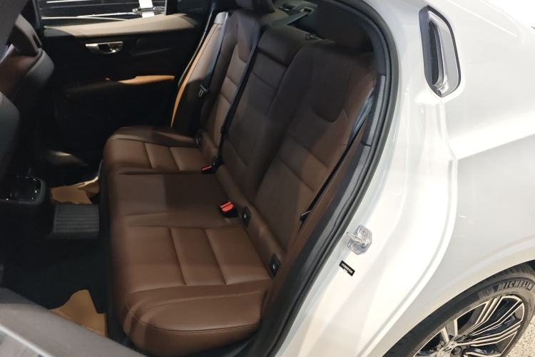 Used Volvo S60 New Energy 2022 T8 eDrive Hybrid All-Wheel Drive Smart Luxury Edition Left Rear Seat